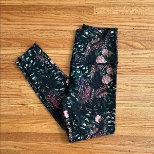 Beyond Yoga floral leggings Small